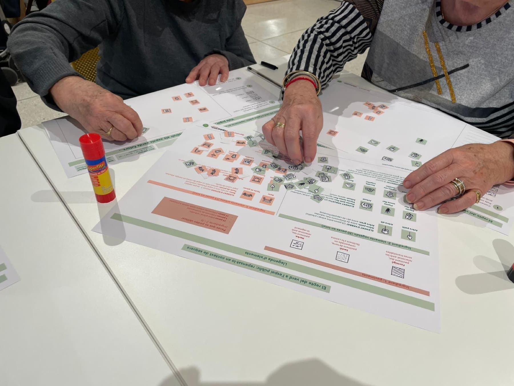Taller intergeneracional sobre espacios verdes